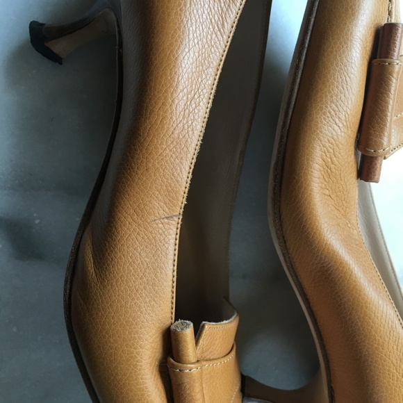 Manolo Blahnik Stacked Kitten Heel Pump Caramel - Picture 4 of 8